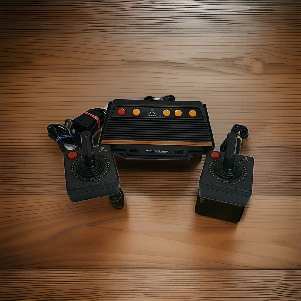 Atari‎ Flashback 8 Console 105 Built-in Games 40th Anniversary Tested